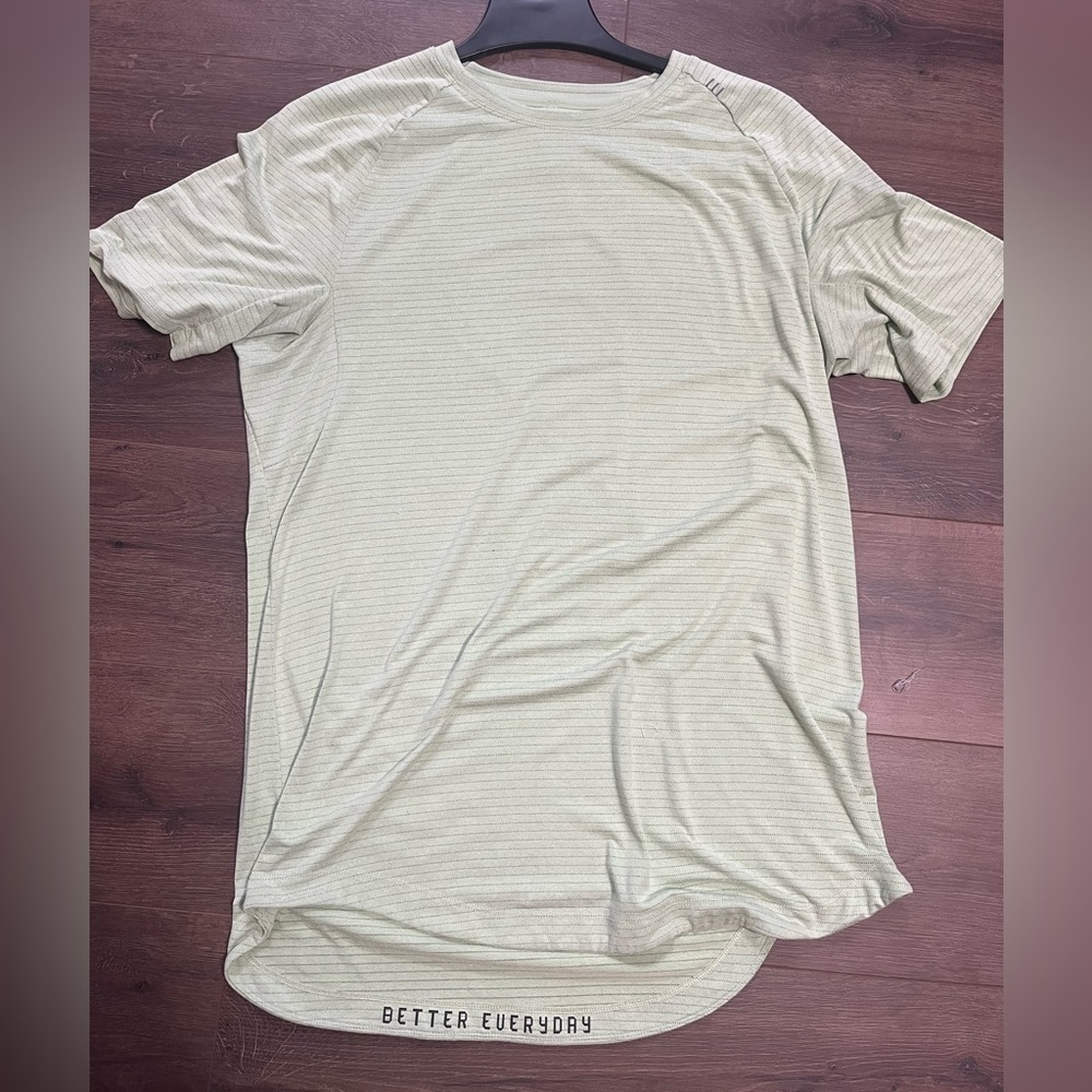 Men’s Lululemon T-Shirt
